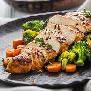 Chicken breast with carrots and broccoli